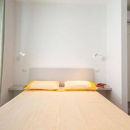Lemon'S Apartment Elmas Bagian luar foto