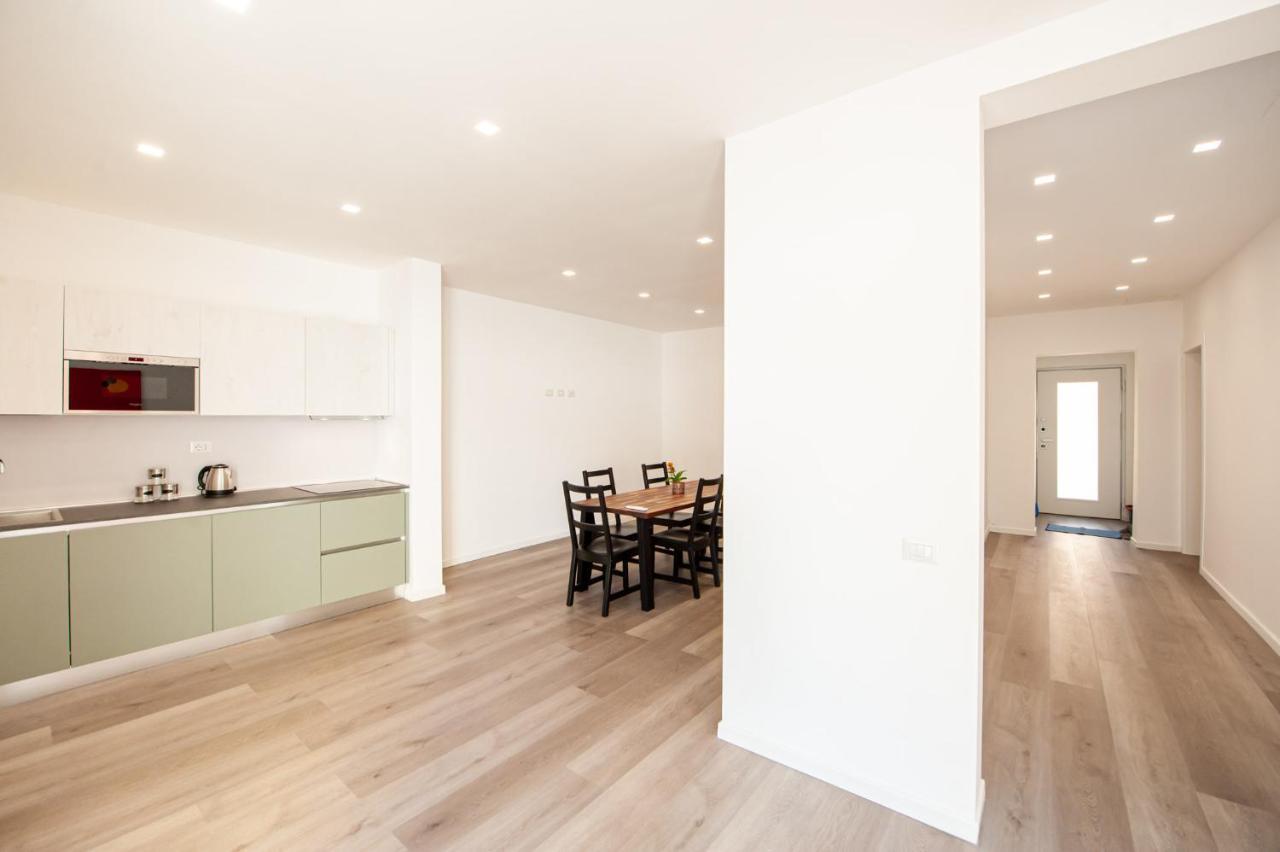 Lemon'S Apartment Elmas Bagian luar foto